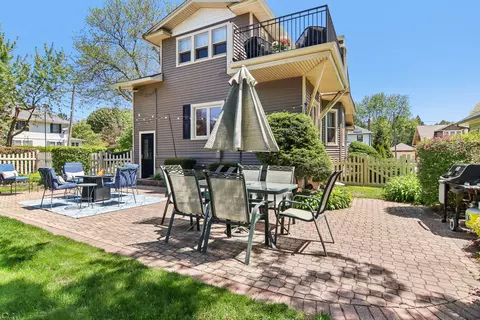 Exterior - 738 Augusta Ave, Elgin, IL 60120 photo 10 of 19