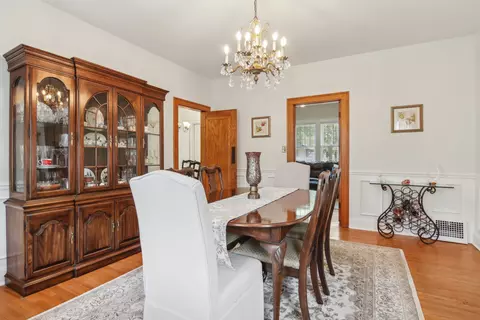 Dining - 738 Augusta Ave, Elgin, IL 60120 photo 3 of 5