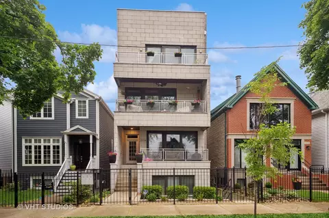 2116 W Barry Ave #3, Chicago, IL 60618