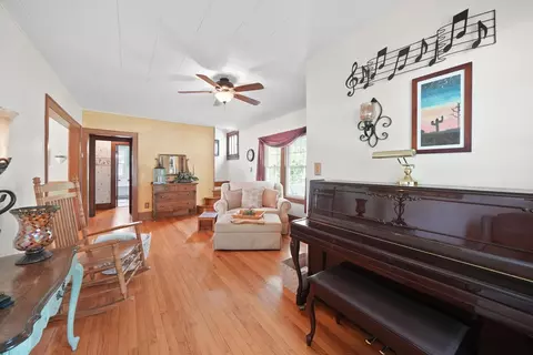 636 1st St, Crete, IL 60417 photo 5