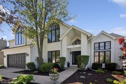2116 Nachtman Ct, Wheaton, IL 60187