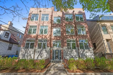 3616 N Janssen Ave #2N, Chicago, IL 60613