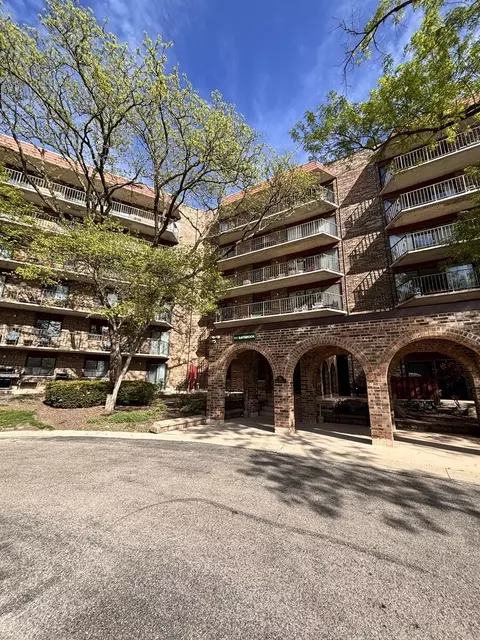 111 S Baybrook Dr #514, Palatine, IL 60074