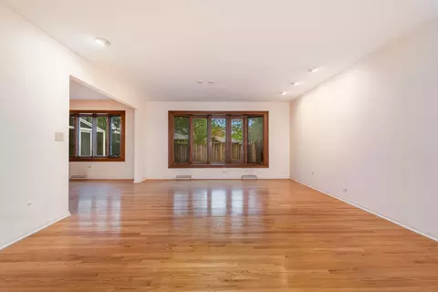 937 Twilight Ln, Wheeling, IL 60090 photo 3