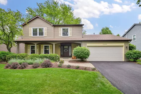 2420 Newport Dr, Naperville, IL 60565