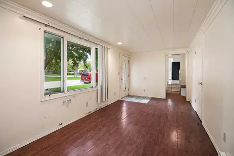 Living - 1990 Patrick Ave, Kankakee, IL 60901 photo 2 of 2