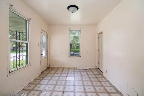 Entry Way - 1990 Patrick Ave, Kankakee, IL 60901 photo 2 of 2