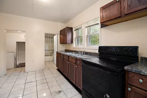 Entry Way - 1990 Patrick Ave, Kankakee, IL 60901 photo 1 of 2