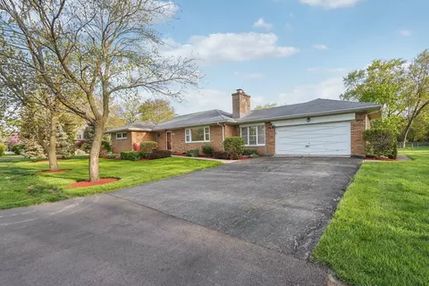 110 W Maude Ave, Arlington Heights, IL 60004