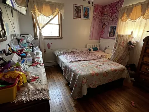Bedroom - 456 N Wolf Rd, Hillside, IL 60162 photo 1 of 2