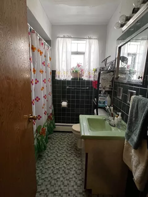 Bath - 456 N Wolf Rd, Hillside, IL 60162 photo 1 of 2