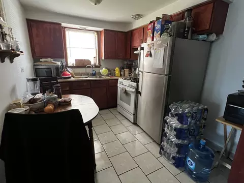 Kitchen - 456 N Wolf Rd, Hillside, IL 60162 photo 2 of 2