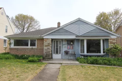 2457 Hawthorne Rd, Homewood, IL 60430