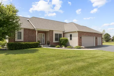 1303 Secretariat Dr, Genoa, IL 60135