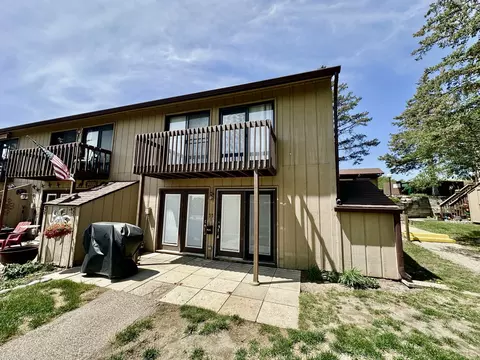 35 Montego Colony #1, Fox Lake, IL 60020
