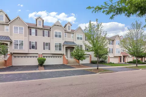 3345 Kentshire Cir, Aurora, IL 60504