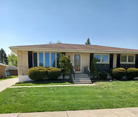 1527 W Amelia Ln, Addison, IL 60101