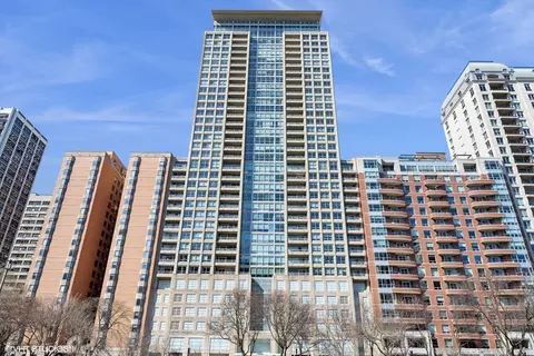 250 E Pearson St #1306, Chicago, IL 60611