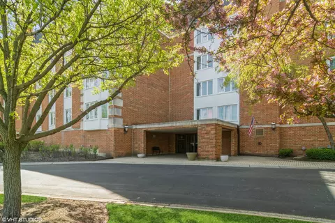 100 Lake Blvd #646, Buffalo Grove, IL 60089