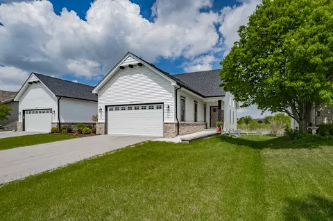 570 Sudbury Cir, Oswego, IL 60543