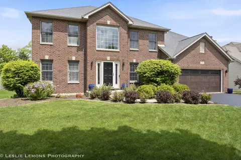 25300 Blakely Dr, Plainfield, IL 60585 photo 2