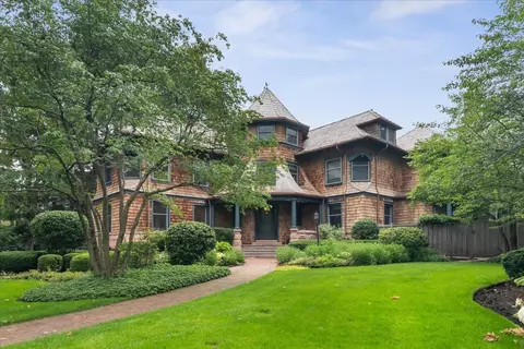 681 Lincoln Ave, Winnetka, IL 60093