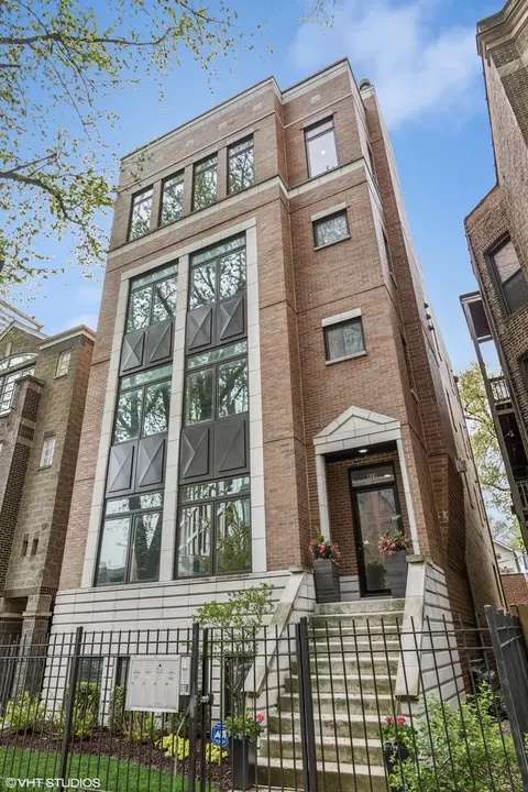 929 W Altgeld St #4, Chicago, IL 60614