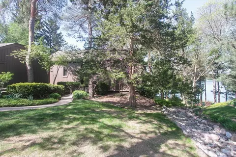 190 Pine Crest Cir # C, Lake Barrington, IL 60010