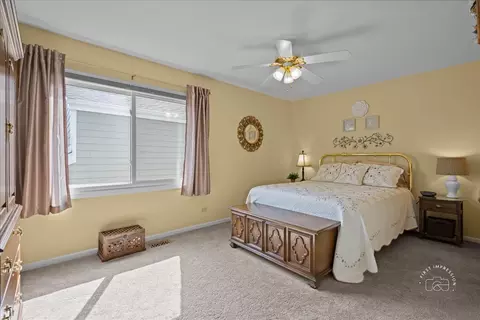 2122 Fox Run, Wheaton, IL 60189 photo 14