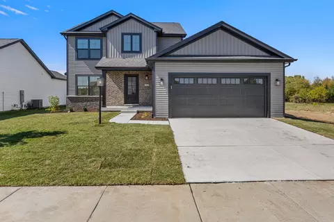 12 Meadow Dr, Monticello, IL 61856