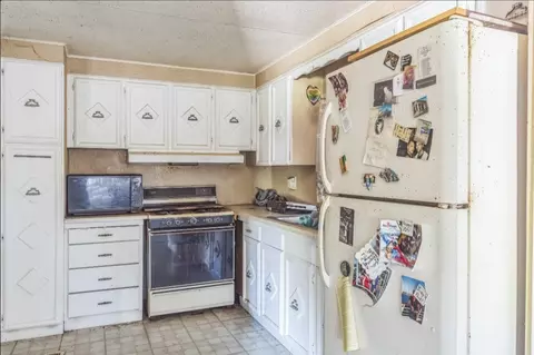 851 Mackey Ln, Elgin, IL 60120 photo 9