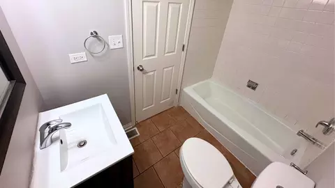 Bath - 902 School Ave, Matteson, IL 60443 photo 2 of 2