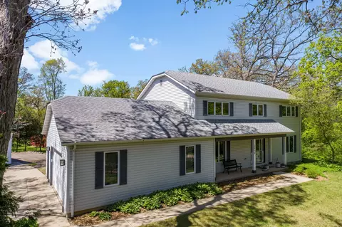 3616 Highview Dr, Crystal Lake, IL 60012