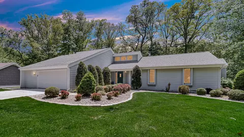 2625 E Vera Ln, Crete, IL 60417