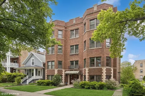 1112 Ontario St #1E, Oak Park, IL 60302