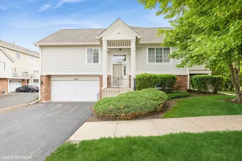 3330 Cameron Dr #17-1, Elgin, IL 60124