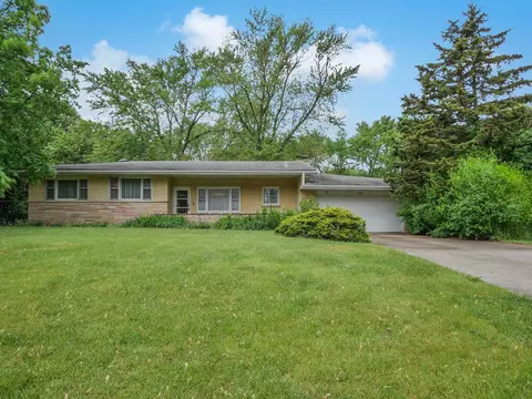826 S Addison Rd, Bensenville, IL 60106