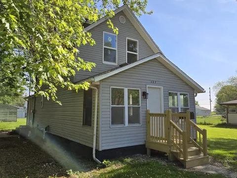 427 E Spruce St, Paxton, IL 60957