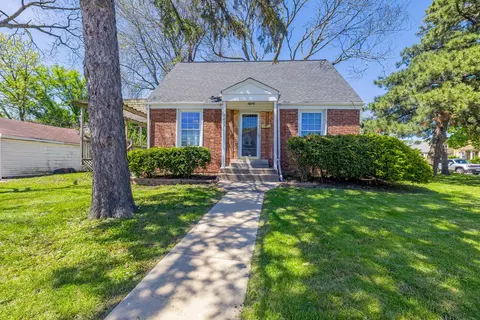 2622 Westbrook Dr, Franklin Park, IL 60131