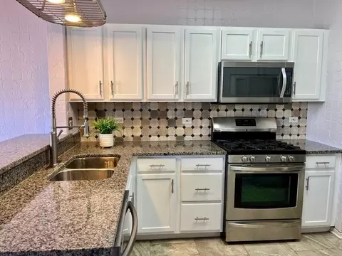 Kitchen - 21148 W Cypress Ln, Plainfield, IL 60544 photo 1 of 2