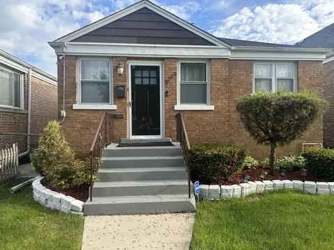 3715 W 70th St, Chicago, IL 60629