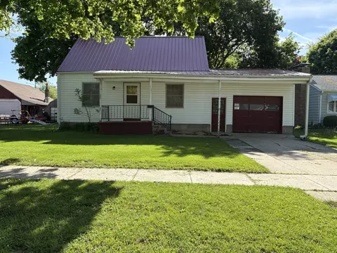 953 11th St N, Rochelle, IL 61068