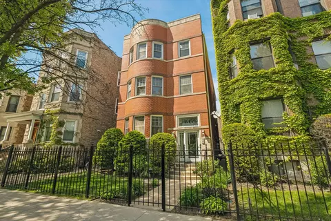 1206 W Addison St #3, Chicago, IL 60613