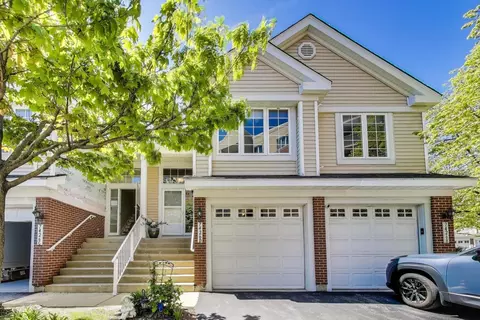 7426 Lincoln Ave #D, Skokie, IL 60076