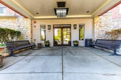 115 Prairie Park Dr #210, Wheeling, IL 60090 photo 4