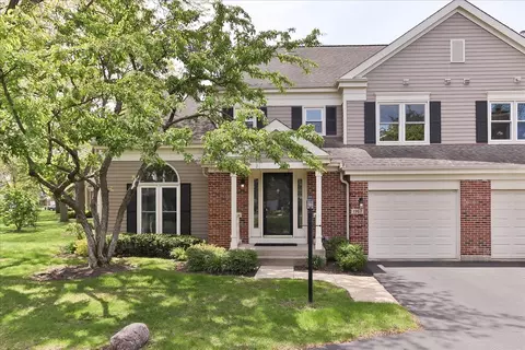 1967 N Charter Point Dr, Arlington Heights, IL 60004