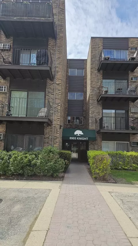 8905 Knight Ave #401, Des Plaines, IL 60016