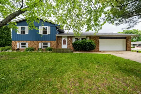 Exterior - 220 Arlington Dr, Normal, IL 61761 photo 7 of 9