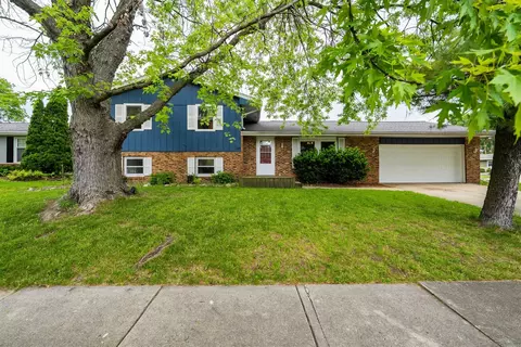 220 Arlington Dr, Normal, IL 61761