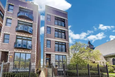 2639 W Belmont Ave #4, Chicago, IL 60618